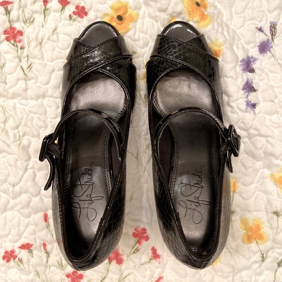 NWOT Life Stride Heels Shoes Vivian Black Reptile 3” Heel Peekaboos SZ 7 1/2 M - Picture 4 of 15